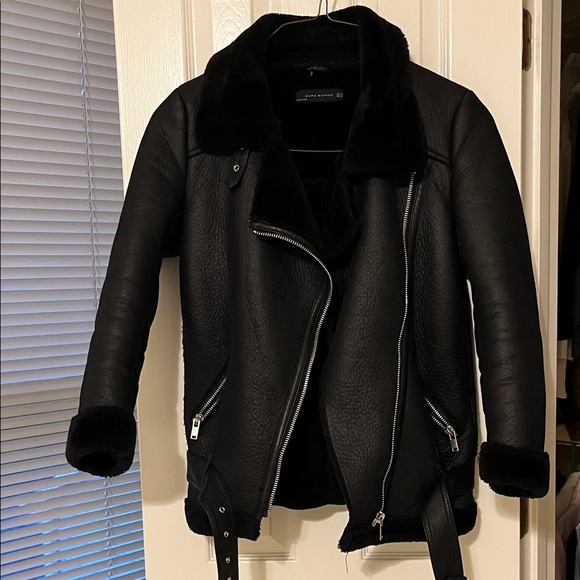 Zara Jackets & Blazers - Zara Black Shearling Lined Jacket